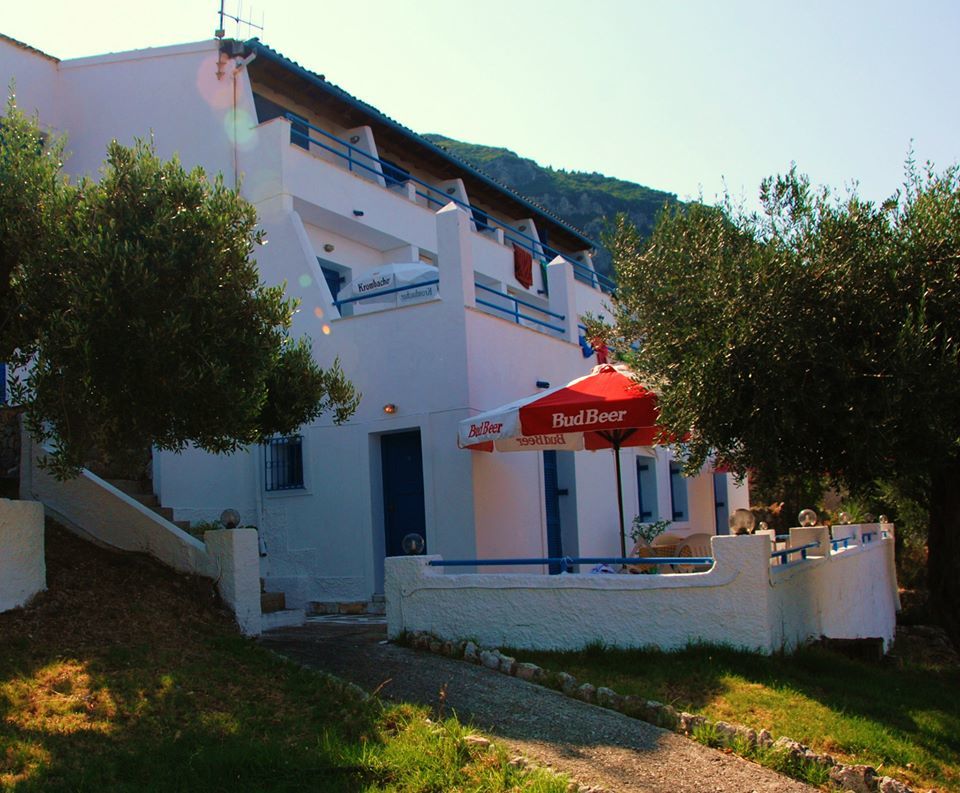 Corfu Hotel Apartments Mpenitses Eksteriør billede